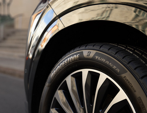 Bridgestone unveils the all-new Turanza EverDrive Touring tire, offering an 80,000-mile warranty for sedans, CUVs, and minivans